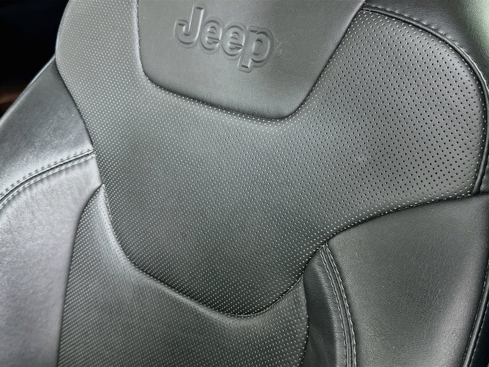 Used 2023 Jeep Cherokee Altitude Lux w/ Lux Elite Package AWD/4WD image 19