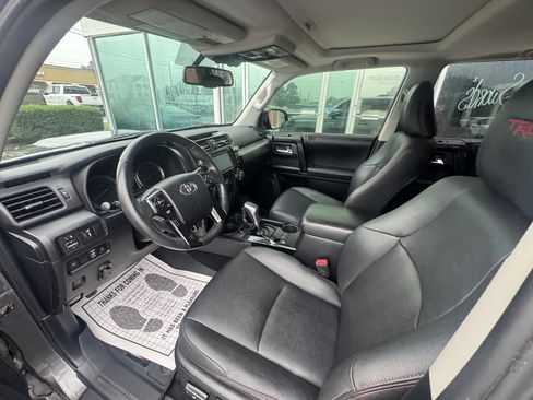 Used 2019 Toyota 4Runner TRD Off-Road Premium AWD/4WD image 7