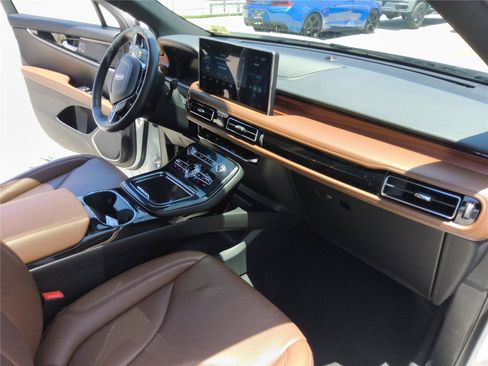 Used 2023 Lincoln Nautilus Reserve AWD/4WD image 31