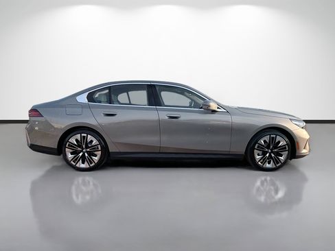 New 2026 BMW 530i 530i w/ Convenience Package image 2