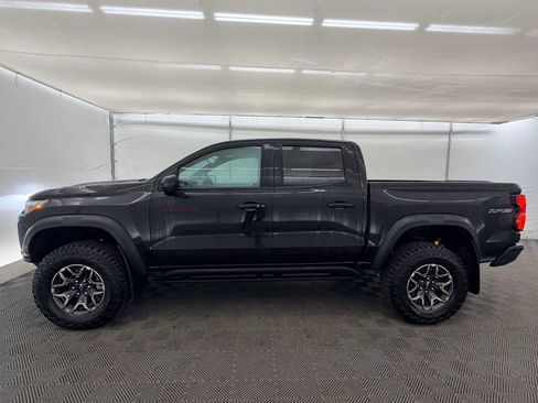 Used 2024 Chevrolet Colorado ZR2 w/ Technology Package image 3