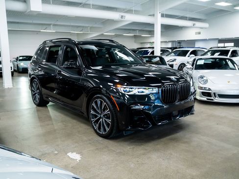 Used 2022 BMW X7 M50i w/ Dynamic Handling Package AWD/4WD image 26