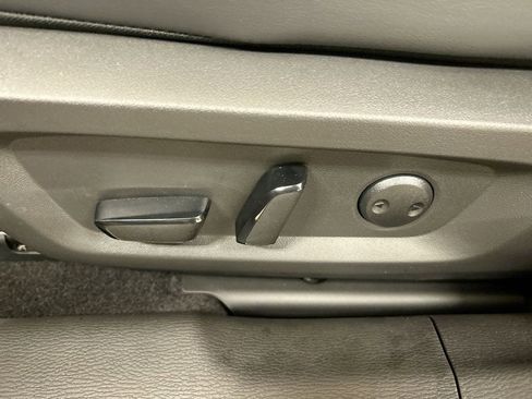 New 2025 Mitsubishi Outlander SE image 13