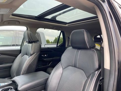 Used 2024 Honda Pilot Elite image 13