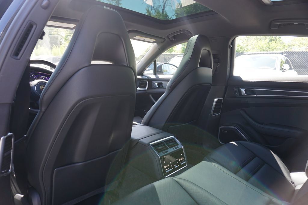 Used 2023 Porsche Panamera 4 Platinum Edition AWD/4WD image 24