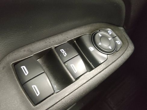 Used 2020 Chevrolet Equinox Premier image 27