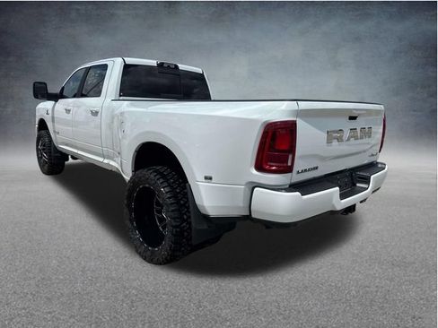 Used 2025 RAM 3500 Laramie AWD/4WD image 7