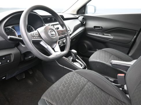 Used 2022 Nissan Kicks S w/ Interior Electronics Package FWD image 10