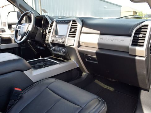 Used 2021 Ford F250 Lariat w/ Lariat Ultimate Package AWD/4WD image 23