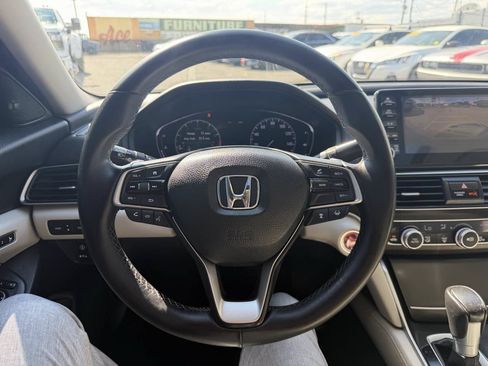 Used 2018 Honda Accord Touring image 7