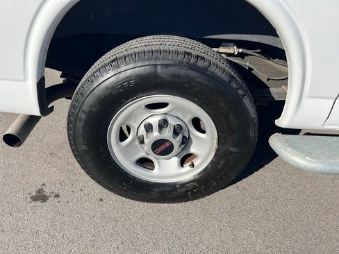 Used 2023 GMC Savana 2500 w/ Driver Convenience Package image 11