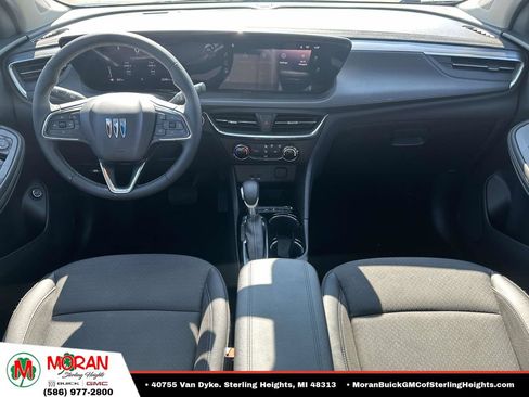Certified 2024 Buick Encore GX Preferred FWD image 11