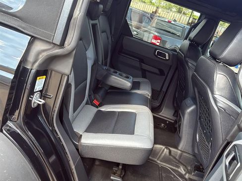 Used 2024 Ford Bronco Big Bend w/ Sasquatch Package image 11