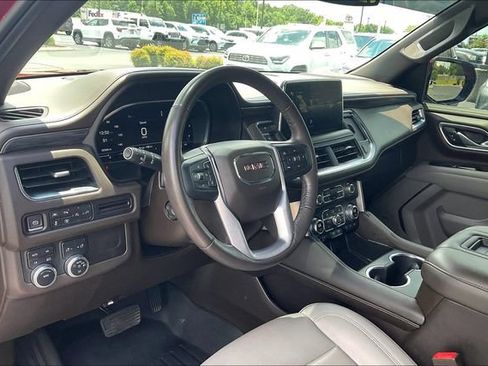 Used 2022 GMC Yukon SLT w/ SLT Premium Package AWD/4WD image 14