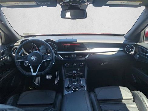 Used 2018 Alfa Romeo Stelvio Ti Sport AWD/4WD image 16