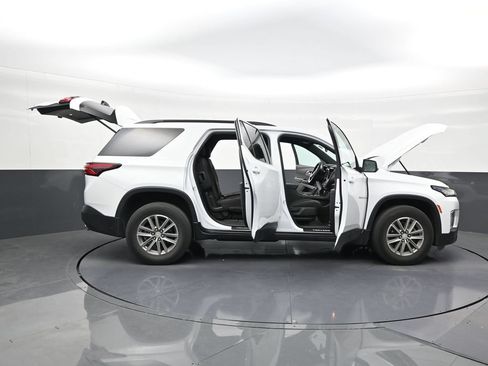 Used 2023 Chevrolet Traverse LT FWD image 29