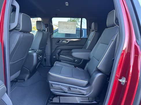 New 2026 GMC Yukon XL Elevation w/ LPO, Elevation Black Package image 27