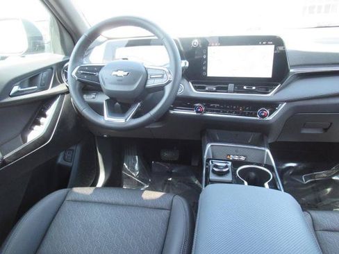 Certified 2026 Chevrolet Equinox LT w/ Convenience Package II FWD image 13