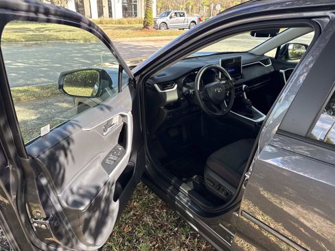Used 2023 Toyota RAV4 XLE image 19