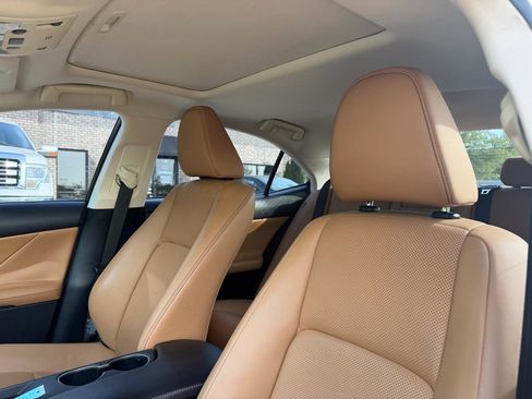 Used 2017 Lexus IS 200t image 13