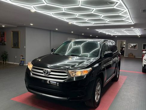 Used 2013 Toyota Highlander SE image 2