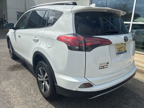 Used 2018 Toyota RAV4 XLE image 2