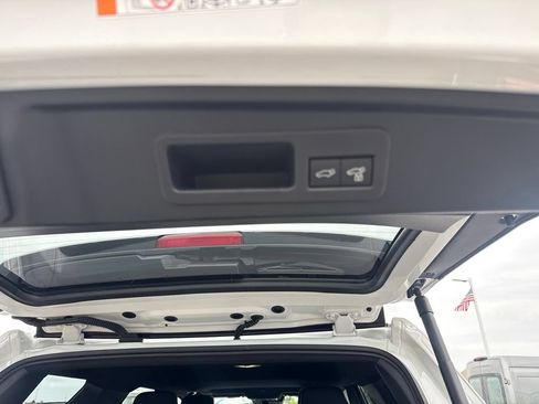 Used 2025 Toyota 4Runner TRD Off-Road Premium AWD/4WD image 46