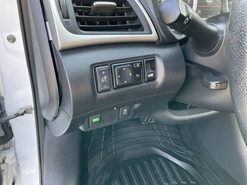 Used 2019 Nissan Sentra SV FWD image 27