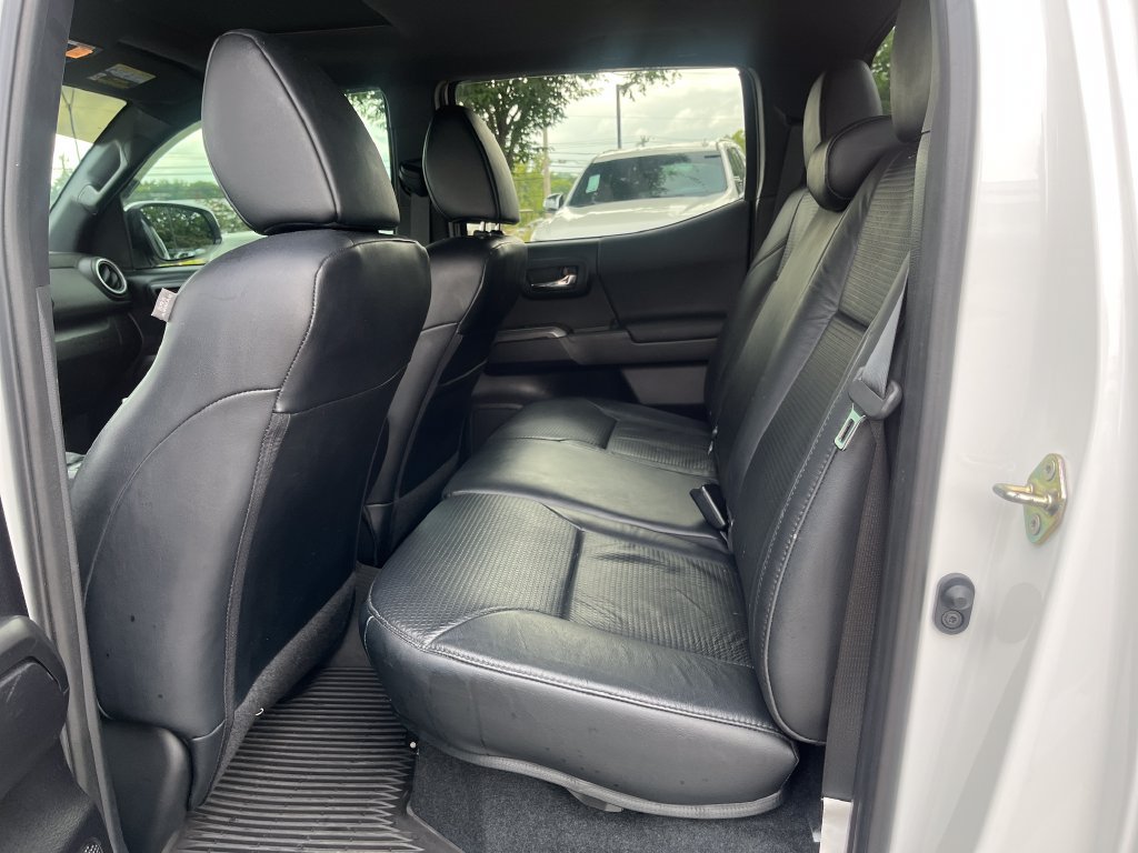 Used 2020 Toyota Tacoma TRD Sport w/ TRD Premium Sport Package AWD/4WD image 26