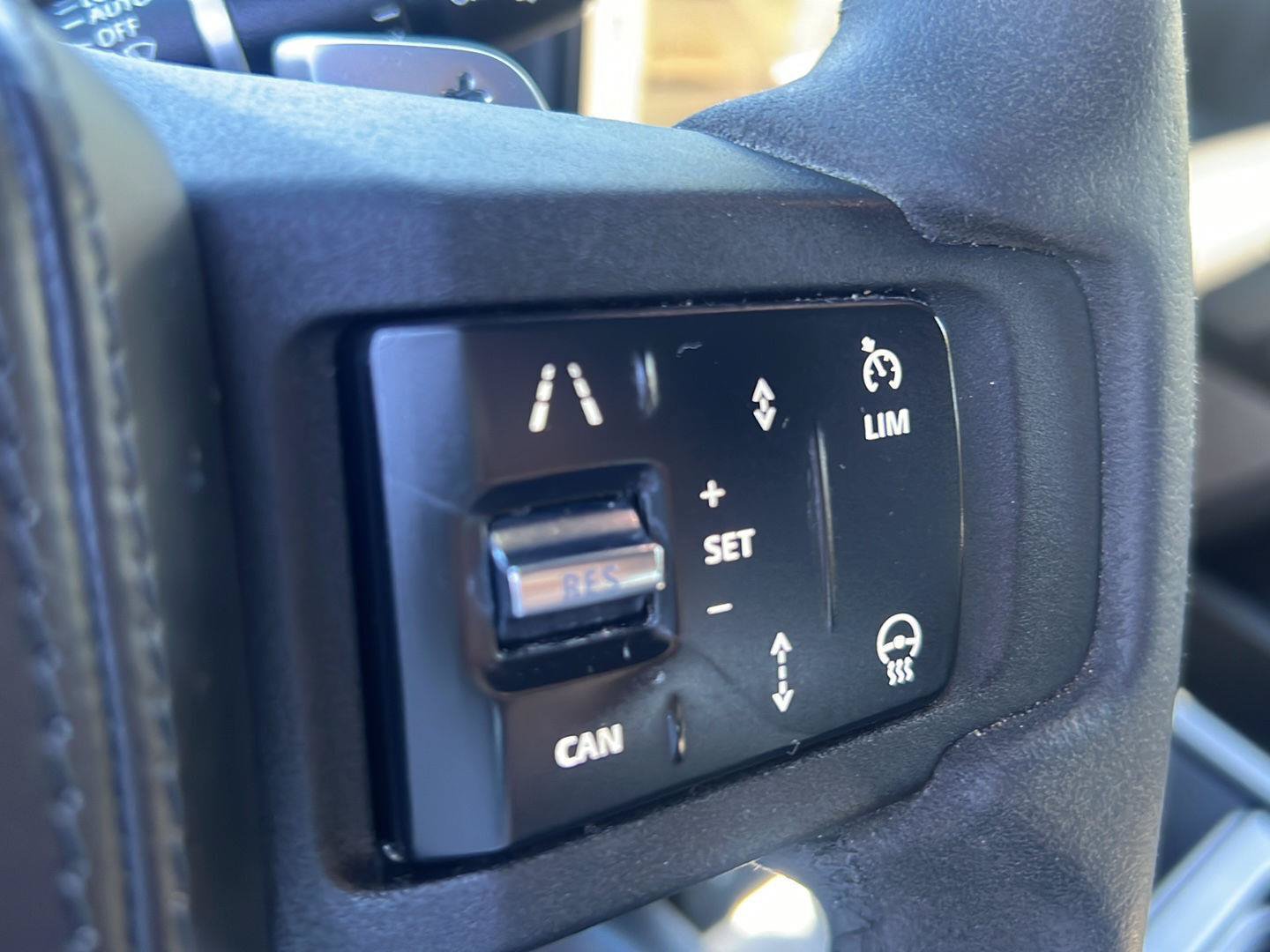 Used 2023 Land Rover Defender 110 V8 AWD/4WD image 11