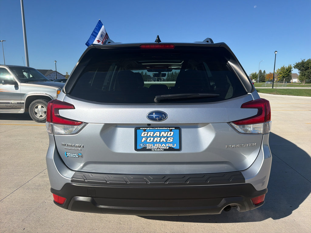 Used 2024 Subaru Forester Premium AWD/4WD image 6