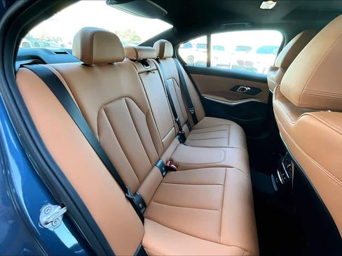 Certified 2025 BMW 330i Sedan image 21