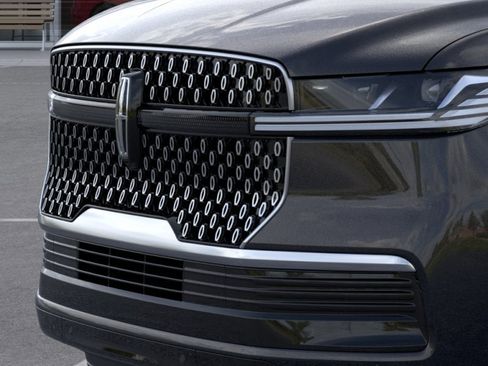New 2026 Lincoln Navigator L Reserve AWD/4WD image 17