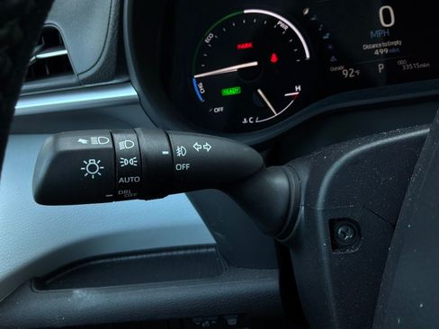 Used 2025 Toyota Sienna XLE FWD image 42