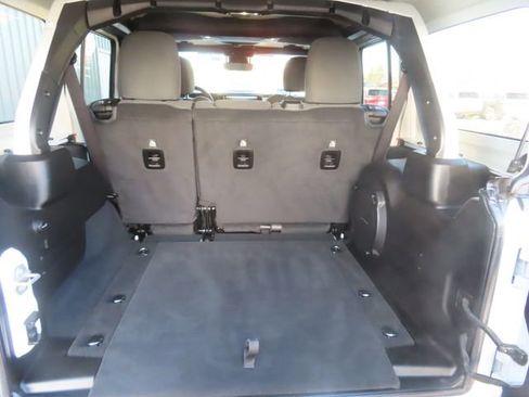 Used 2024 Jeep Wrangler Sahara w/ Technology Group image 32