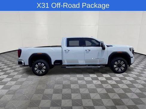 Used 2024 GMC Sierra 3500 Denali w/ Denali Reserve Package AWD/4WD image 4