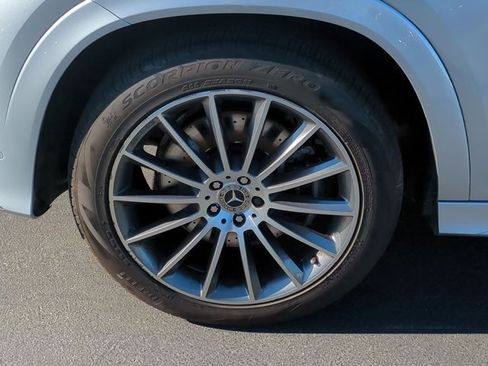 Used 2024 Mercedes-Benz GLE 450 4MATIC image 24