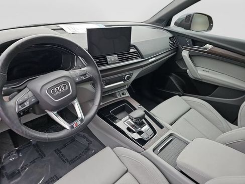 Used 2024 Audi Q5 e Prestige w/ Prestige Package AWD/4WD image 12