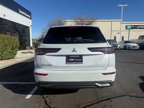 New 2026 Mitsubishi Outlander ES image 6