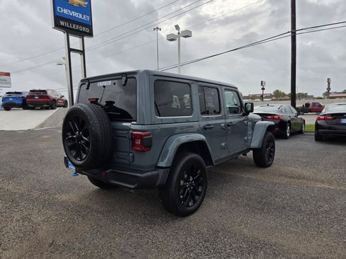 Used 2024 Jeep Wrangler Unlimited Sahara AWD/4WD image 5