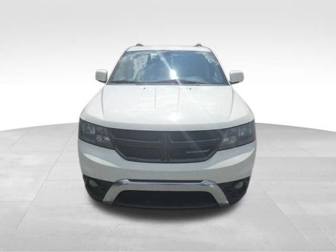 Used 2017 Dodge Journey Crossroad FWD image 3