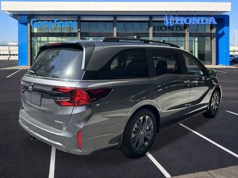 New 2026 Honda Odyssey Touring image 5