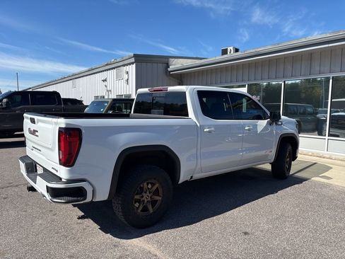 Used 2023 GMC Sierra 1500 AT4 w/ AT4 Preferred Package AWD/4WD image 4