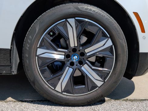 Certified 2024 BMW iX xDrive50 w/ Sport Package AWD/4WD image 14