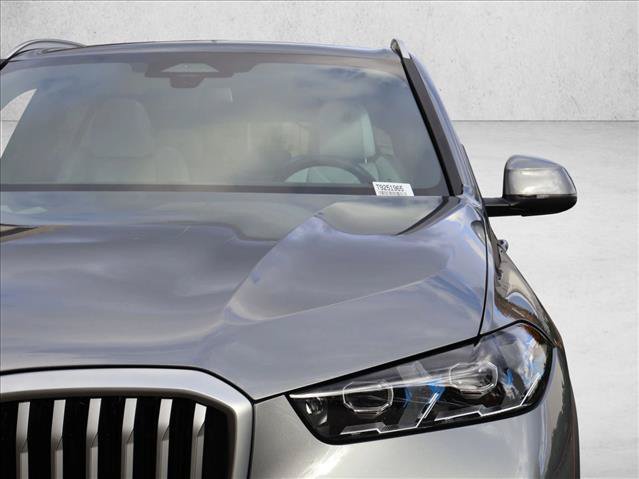 Used 2026 BMW X5 xDrive50e w/ Premium Package AWD/4WD image 2
