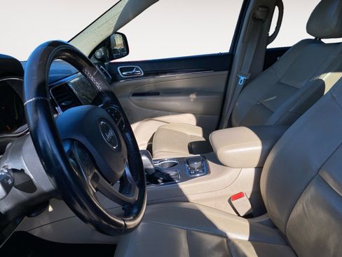 Used 2020 Jeep Grand Cherokee Limited image 21