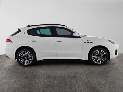 Used 2023 Maserati Grecale Modena AWD/4WD image 2