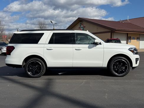 Used 2022 Ford Expedition Max Limited image 9