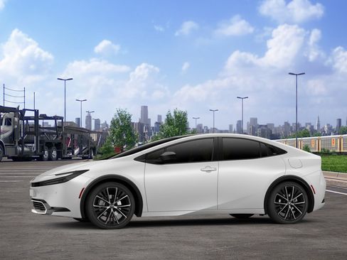 New 2026 Toyota Prius XLE FWD image 3