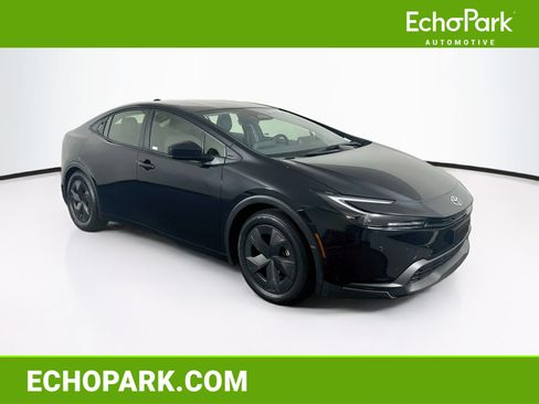 Used 2025 Toyota Prius LE FWD image 1